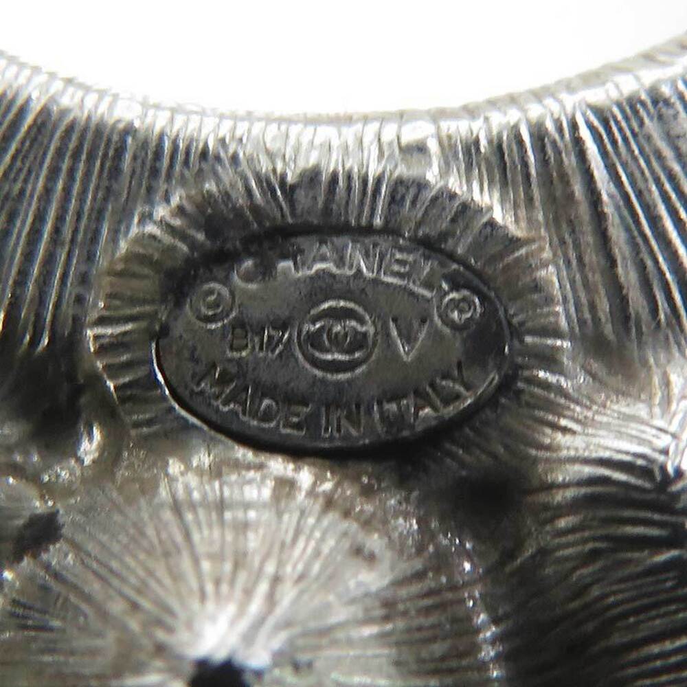 CHANEL Black Logo Brooch - Picture 8 of 8